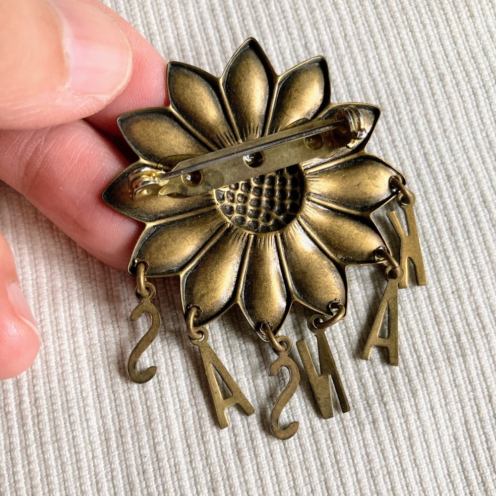 Vintage Kansas Sunflower Ladybug Dangling Letters Brass Brooch Pin - Picture 5 of 6